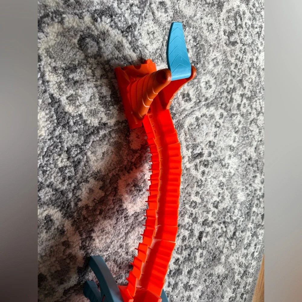 Hot Wheels Creature Attack Playset - Cobra Bridg - Picture 3 of 9